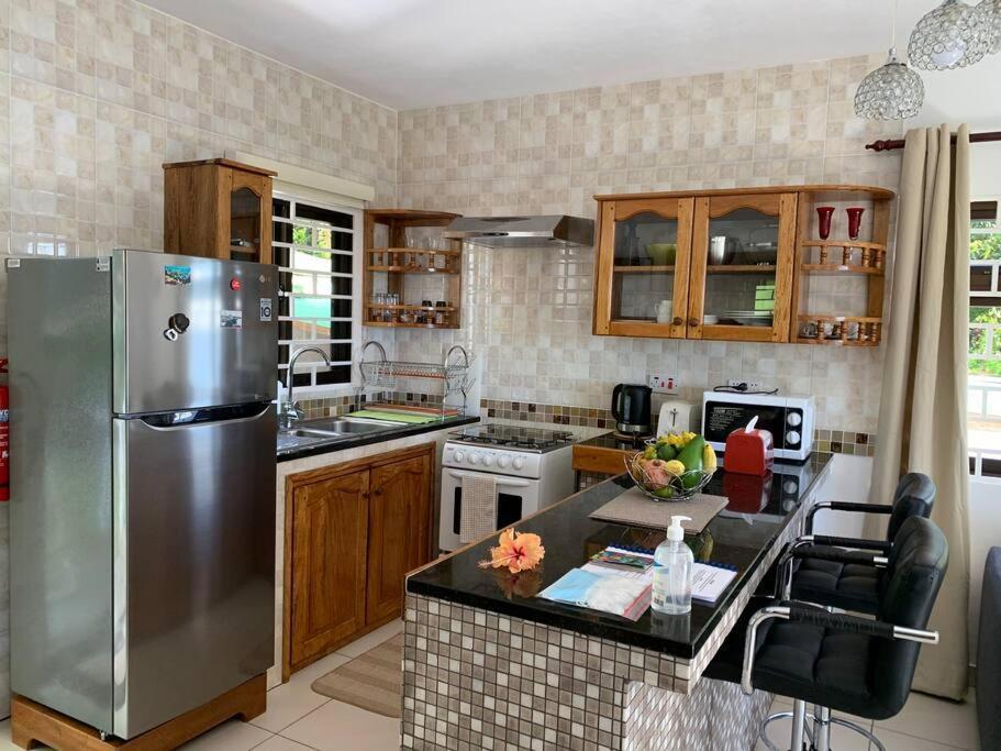 Crystal Apartments Seychelles Seaview Ground Floor Glacis  Exterior foto